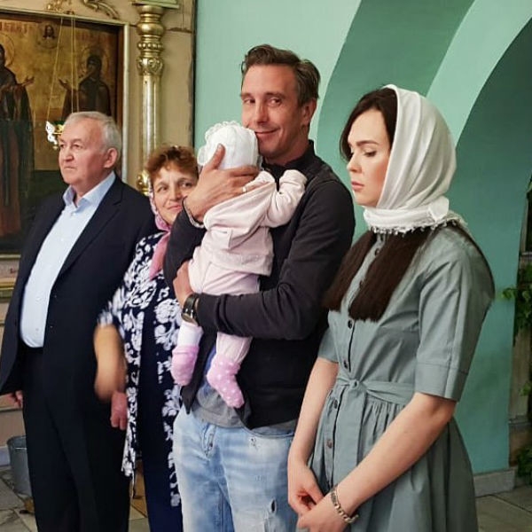 Звезда «Дома-2» Анастасия Лисова крестила дочку
