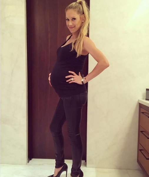 Анна Курникова поделилась снимком, сделанным во время беременности