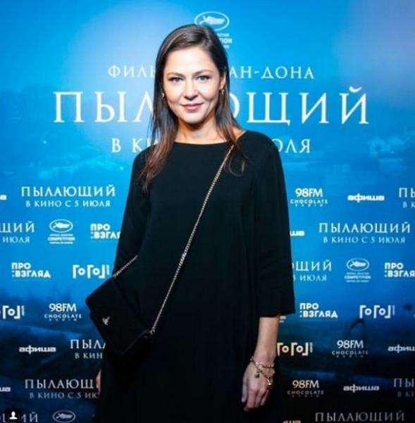 Елена Лядова снова спровоцировала разговоры о своем интересном положении
