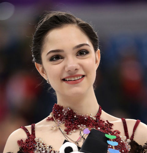 «Испытывает эйфорию от жизни в Канаде»: Олимпийская чемпионка заступилась за Евгению Медведеву