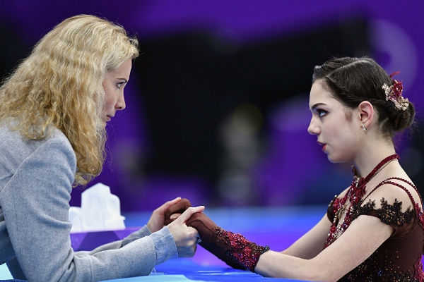 «Испытывает эйфорию от жизни в Канаде»: Олимпийская чемпионка заступилась за Евгению Медведеву