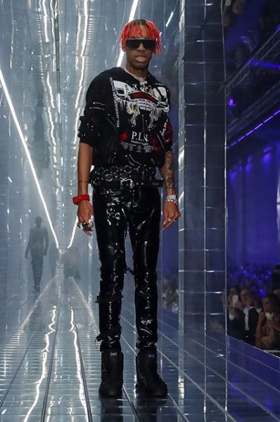 Неделя моды в Милане: показы Philipp Plein и Salvatore Ferragamo сезона весна/лето-2019 