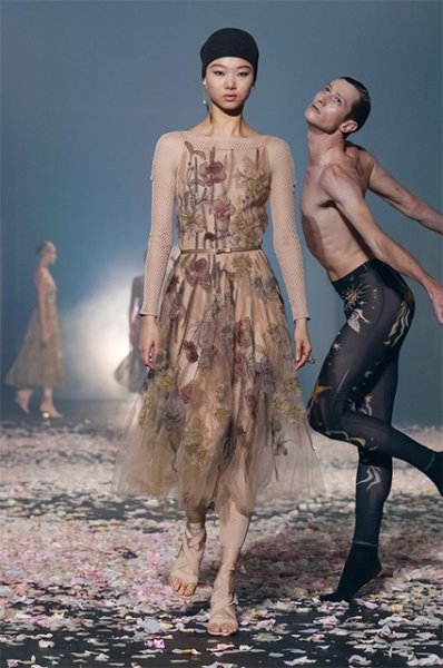 Неделя моды в Париже: Блейк Лайвли, Ольга Куриленко, Елена Перминова, Шейлин Вудли и другие на показе Dior 