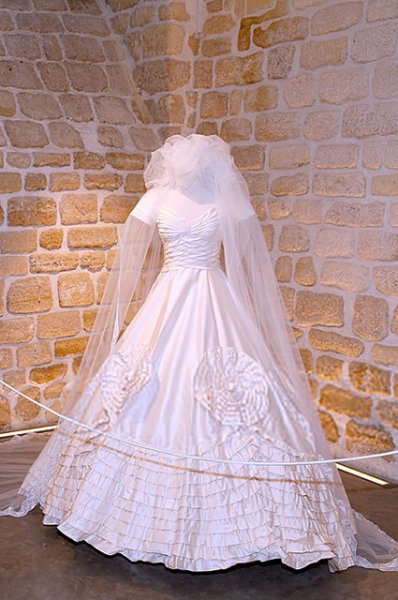 Минутка ретро: как свадебное платье Жаклин Кеннеди было безнадежно испорчено за десять дней до ее бракосочетания 