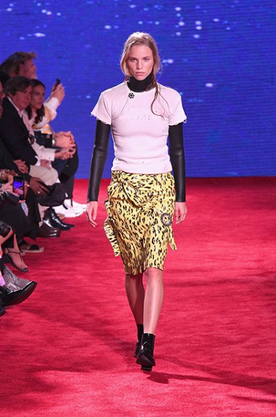 Неделя моды в Нью-Йорке: Наоми Кэмпбелл, Кейт Босуорт, Стелла Теннант и другие на показе Calvin Klein 