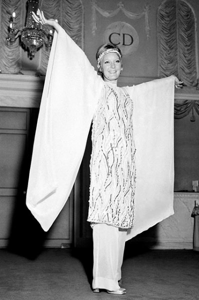 Платья Dior: лучшие образы — от Марлен Дитрих до Натали Портман 