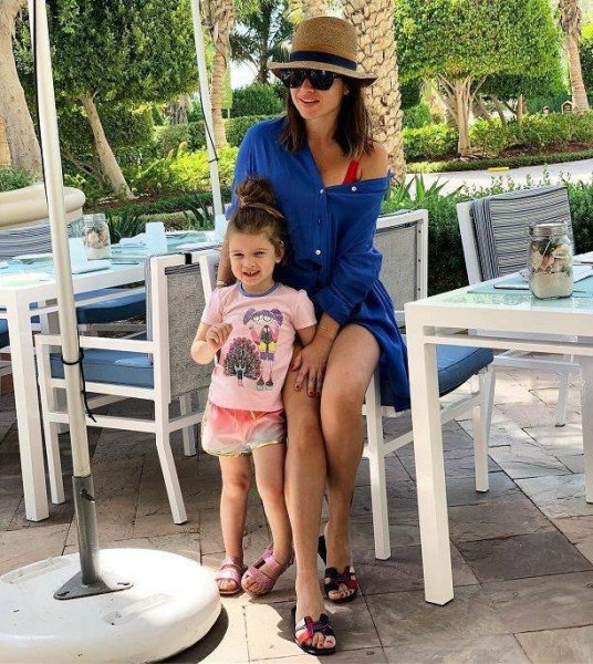 Ксения Бородина показала стройную фигуру в купальнике на отдыхе в ОАЭ