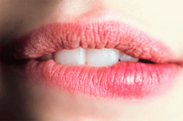 Экспертное мнение: работают ли блески-пламперы для увеличения объема губ 
