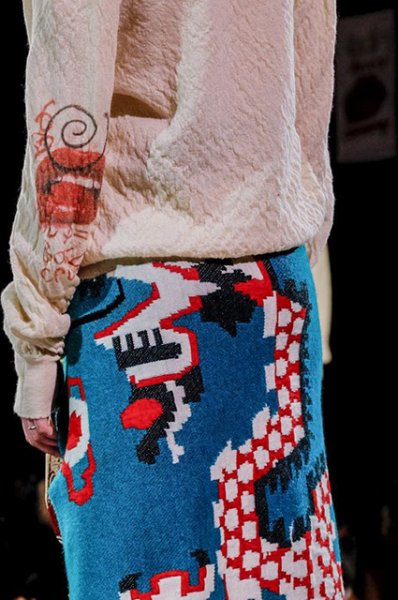 Неделя моды в Лондоне: Роуз Макгоун на показе Vivienne Westwood сезона осень-зима 2019/2020 