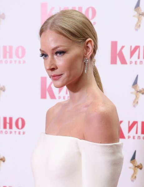 Светлана Ходченкова показала обручальное колечко и получила премию "Золотой Орёл"