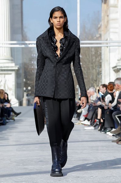 Неделя моды в Милане: Сальма Хайек на показе Bottega Veneta сезона осень-зима 2019/2020 