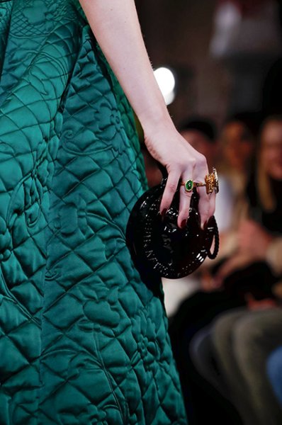 Неделя моды в Нью-Йорке: Белла Хадид, Пэрис Хилтон и другие на показе Oscar de la Renta осень-зима 2019/2020 