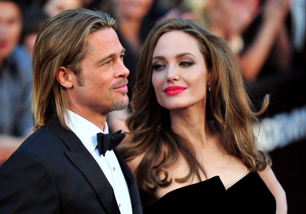 Впервые после развода: фотографы запечатлели Анджелину Джоли и Брэда Питта вместе