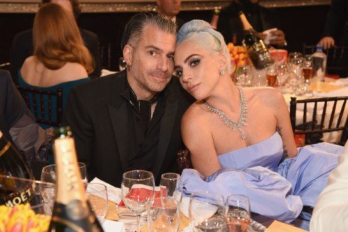 Леди Гага рассталась с женихом