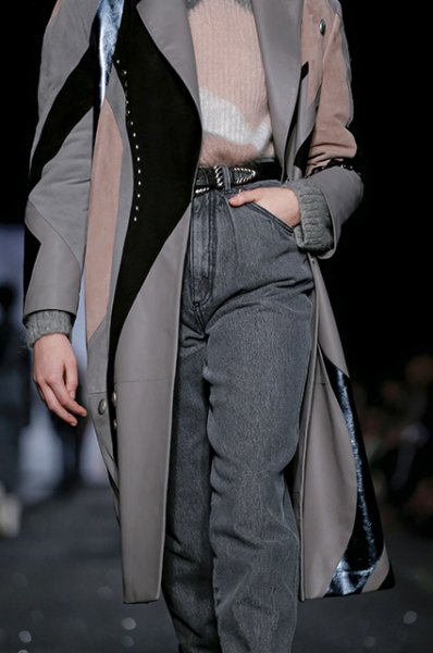 Неделя моды в Милане: Белла Хадид на показе Alberta Ferretti сезона осень-зима 2019/2020 