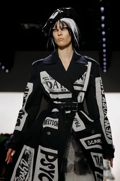 Неделя моды в Нью-Йорке: Кортни Лав и Стелла Максвелл на показе Jeremy Scott сезона осень/зима-2019/2020 