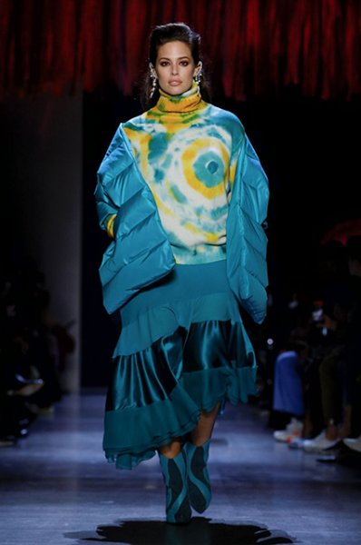 Неделя моды в Нью-Йорке: Белла Хадид, Эшли Грэм, Кэндис Свейнпол на показе Prabal Gurung осень-зима 2019/2020 