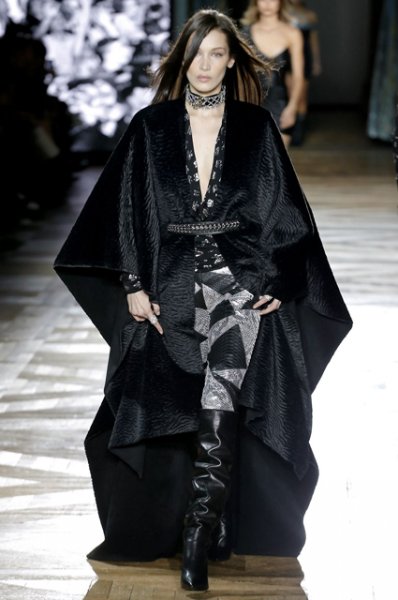 Неделя моды в Париже: Белла Хадид на показе Redemption осень-зима 2019/2020 
