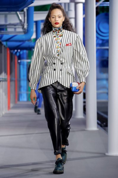 Неделя моды в Париже: Эмма Стоун, Сиенна Миллер, Алисия Викандер, Наталья Водянова на показе Louis Vuitton 