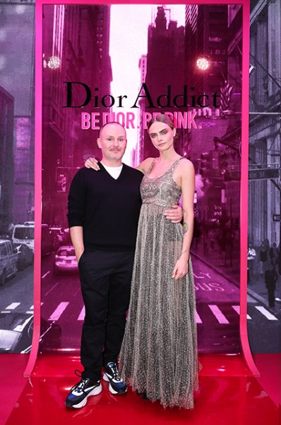 Бьюти-дайджест: от лосьона с платиной до Кары Делевинь в рекламе Dior 