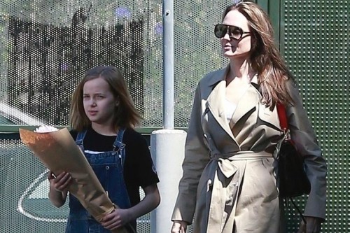 Анджелина Джоли провела воскресенье с дочерью Вивьен