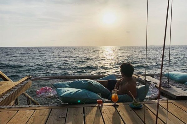 Райский медовый месяц: Софи Тёрнер и Джо Джонас на Мальдивских островах