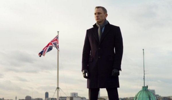 007 снова в строю: Дэниел Крейг вернулся к съемкам в бондиане после травмы