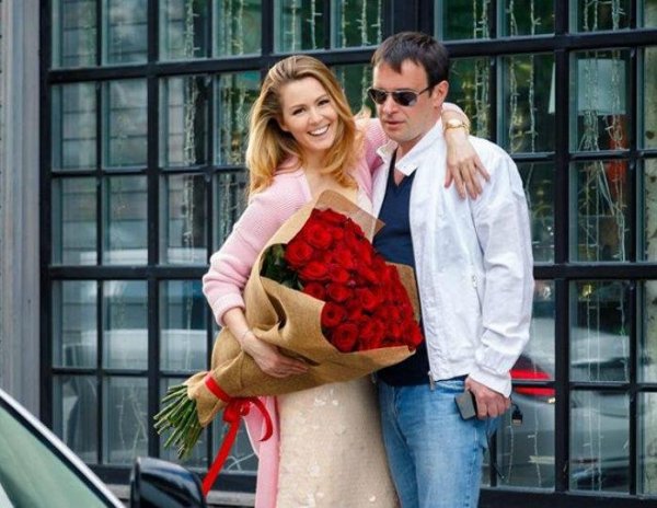 Мария Кожевникова хочет, но не выкладывает фото с венчания с мужем