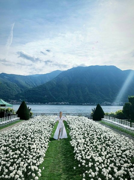 Дарья Клюкина сыграла свадьбу в роскошном особняке на озере Комо