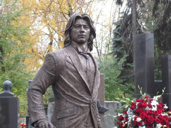 В Москве открыт памятник Дмитрию Хворостовскому