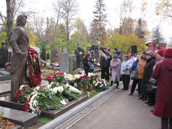 В Москве открыт памятник Дмитрию Хворостовскому