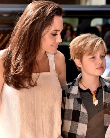 Дочь Анджелины Джоли и Брэда Питта готовится стать мальчиком: девочка вчера сменила имя