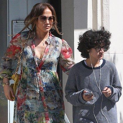 What Jennifer Lopez's daughter looks like