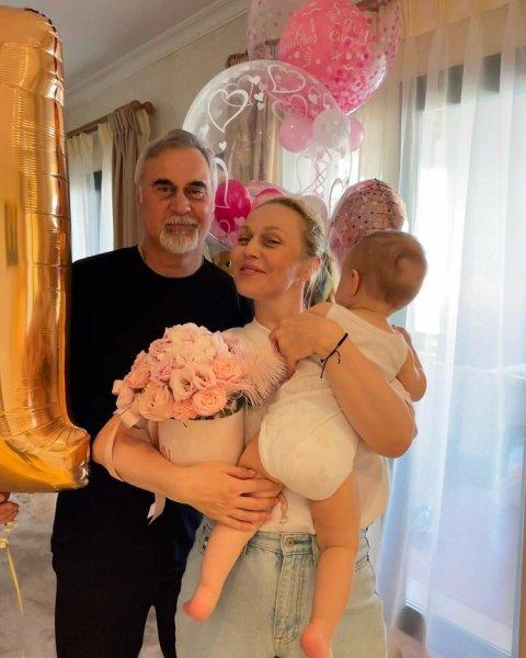Valery Meladze and Albina Dzhanabaeva shared daughter's picture