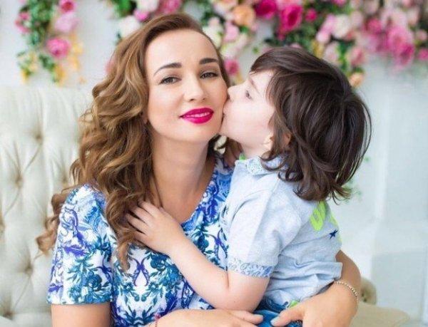 Anfisa Chekhova found a school for her son in Bali
