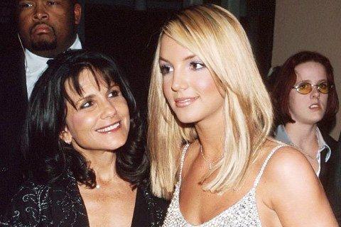 Why Britney Spears' mother demands over $600,000 from her