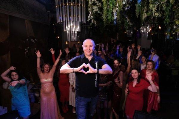 Star psychologist Pavel Rakov celebrated his birthday in Moscow surrounded by angels