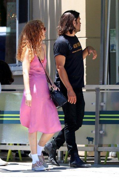 Hot little girl Rumer Willis in pink came on a date with her boyfriend