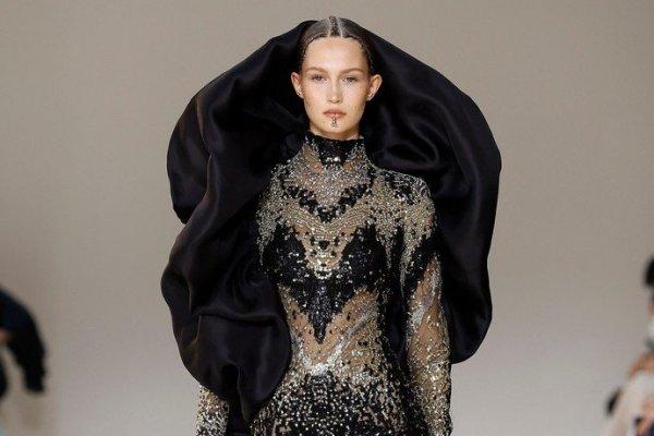 TOP 10 Arabian fairy tales from Elie Saab enchanted everyone at Fashion Week in Paris
