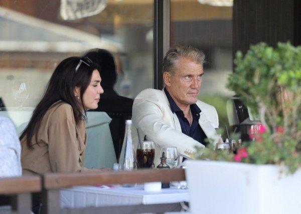 Dolph Lundgren had lunch with two young girls