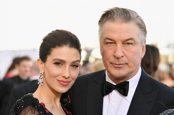 C Photographs of the 8th newborn baby Alec Baldwin flooded the net