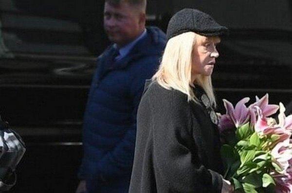 Pugacheva could not hold back her tears over Gorbachev's body 