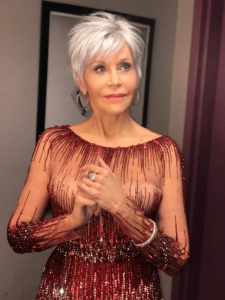 Jane Fonda admits she's battling cancer