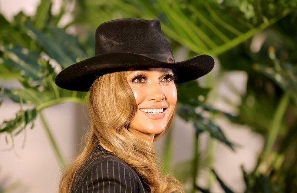 Jennifer Lopez and Ben Affleck lead the star parade at the Ralph Lauren show