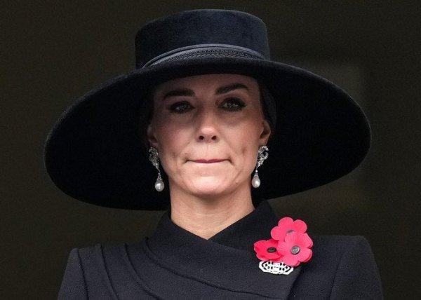Even mourning does not spoil her: Kate Middleton appeared on Memorial Day in the pearls of Elizabeth II