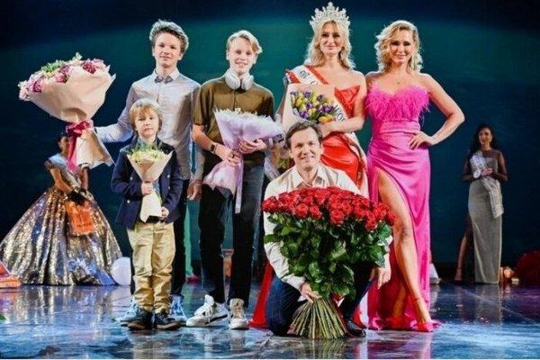 The wife of comedian Vyacheslav Myasnikov from Ural Pelmeni has become the New Queen of the World