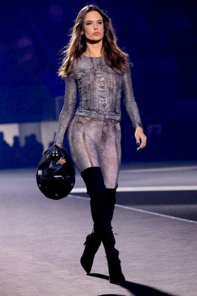 Alessandra Ambrosio with a motorcycle helmet and David Beckham in light-colored pants, but without his wife, attracted attention at the stadium in Qatar -F2 in denim style.

<p/></noscript></p>
<p>Alessandra exuded confidence as she strode on the catwalk in black knee-high boots and with a motorcycle helmet in his hand.<br /> Read more: 1 2 next. → </p>
<!-- adman_adcode_after --><br>
<script async src=