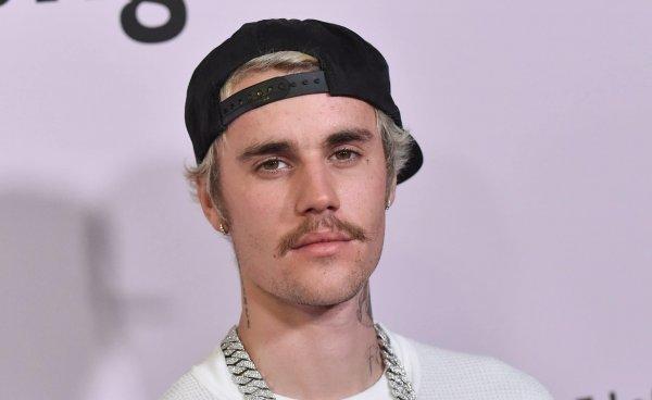 Justin Bieber said he was outraged by the advertising campaign of the H&M brand