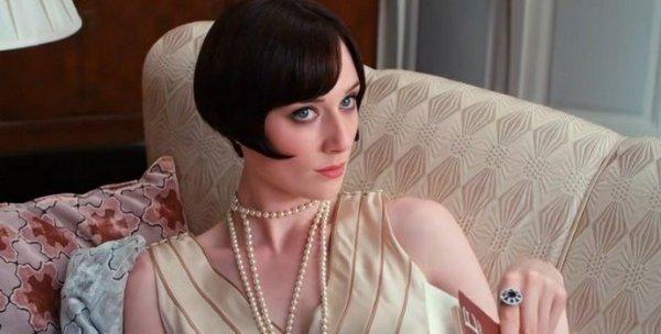 The Great Gatsby star Elizabeth Debicki is featured on the cover of Vogue and reveals what she has in common with Princess Diana 
