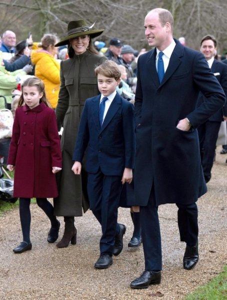 Kate Middleton took part in a festive procession with her children and her husband, in which her youngest son Louis showed his character
